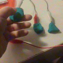 Then I shaped them into a square, circle, and triangle, and played around with touch and hand interactions.